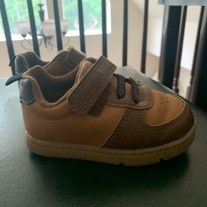 Toddler boy’s Carter’s shoes size 6